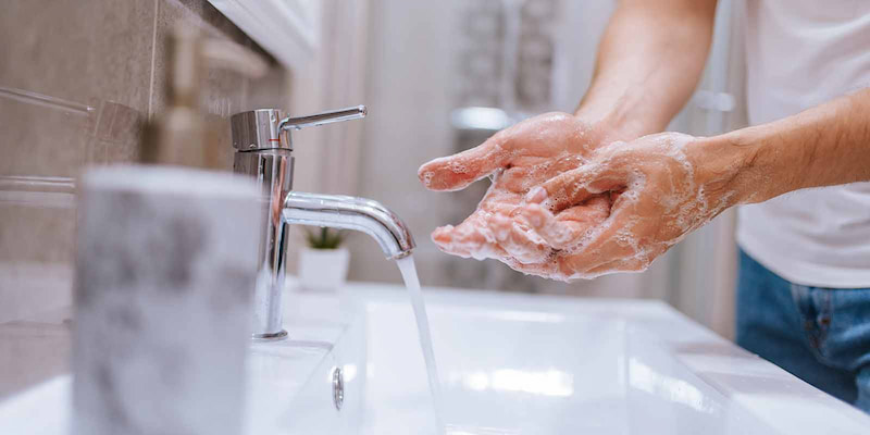 مایع دستشویی با رایحه دارچین گرم و خوشبو برای پوست